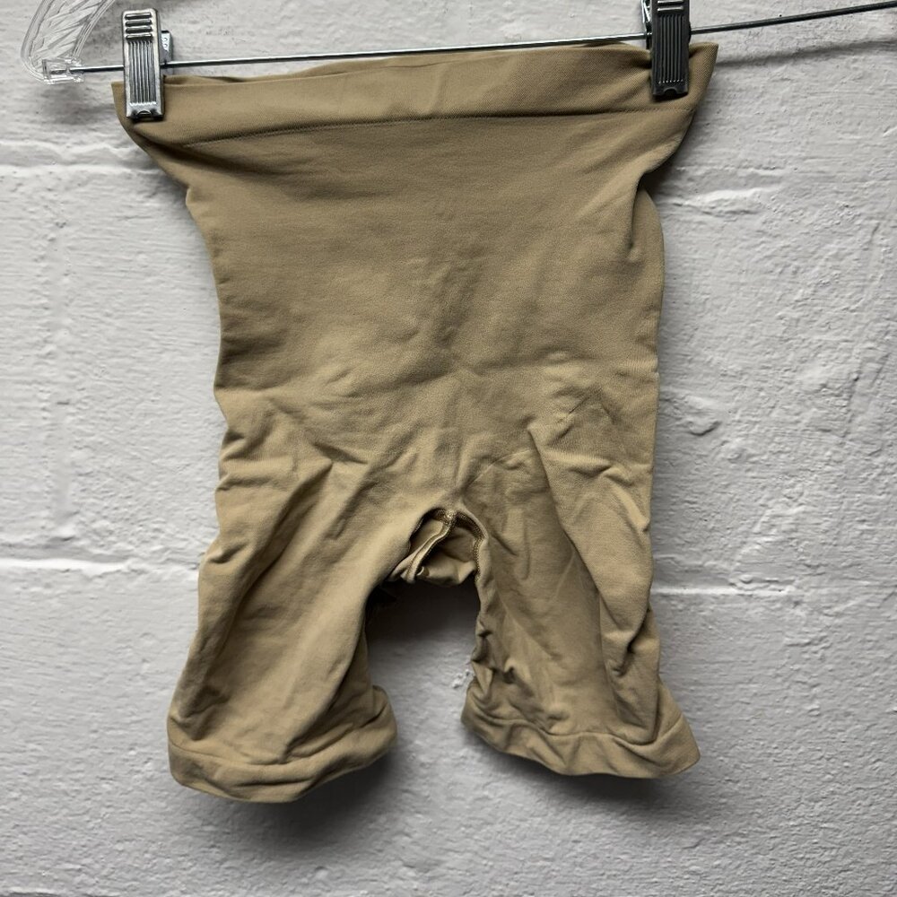 NWOT Skims Seamless Sculpt Thigh Shorts